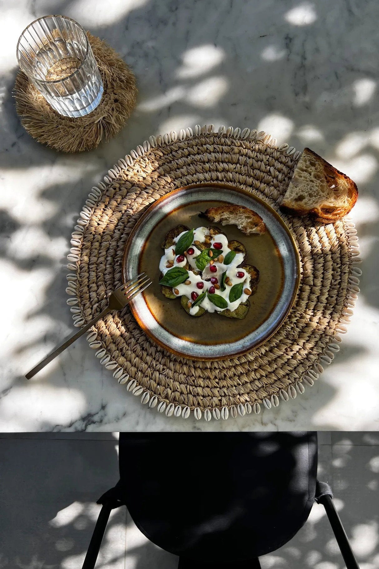 Set de table en coquillage de raphia