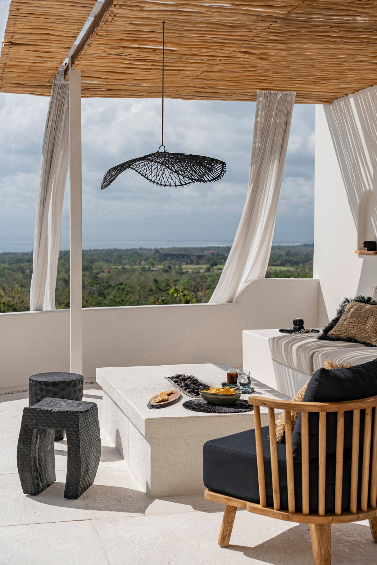 MONTANO - Tabouret robuste en bois de suar