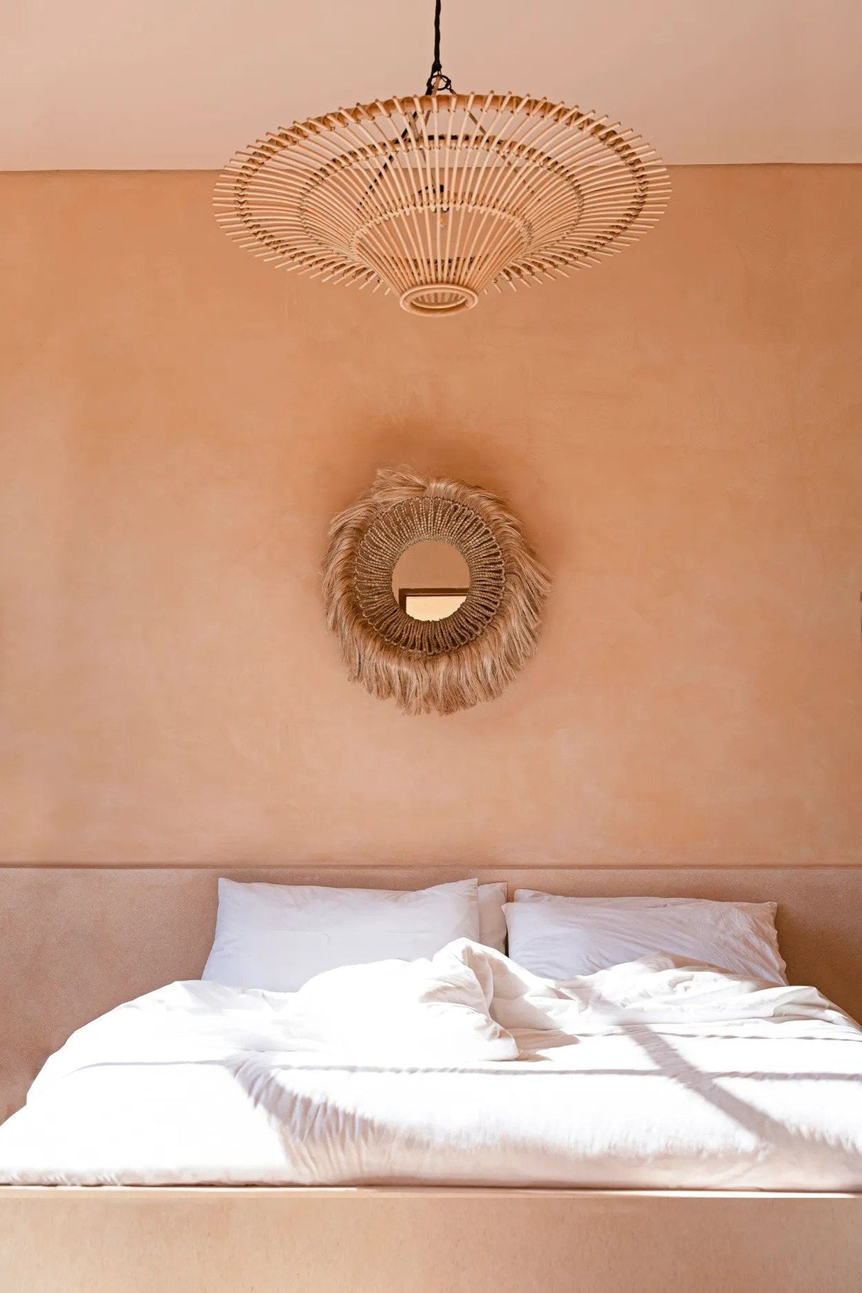 Abaca Round Mirror – Handcrafted Abaca Grass, Boho Chic Sustainable Decor