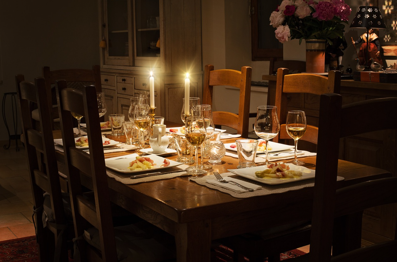 How Candles Can Create the Perfect Dinner Ambiance?