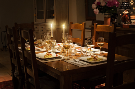 How-Candles-Can-Create-the-Perfect-Dinner-Ambiance maisonbymartina