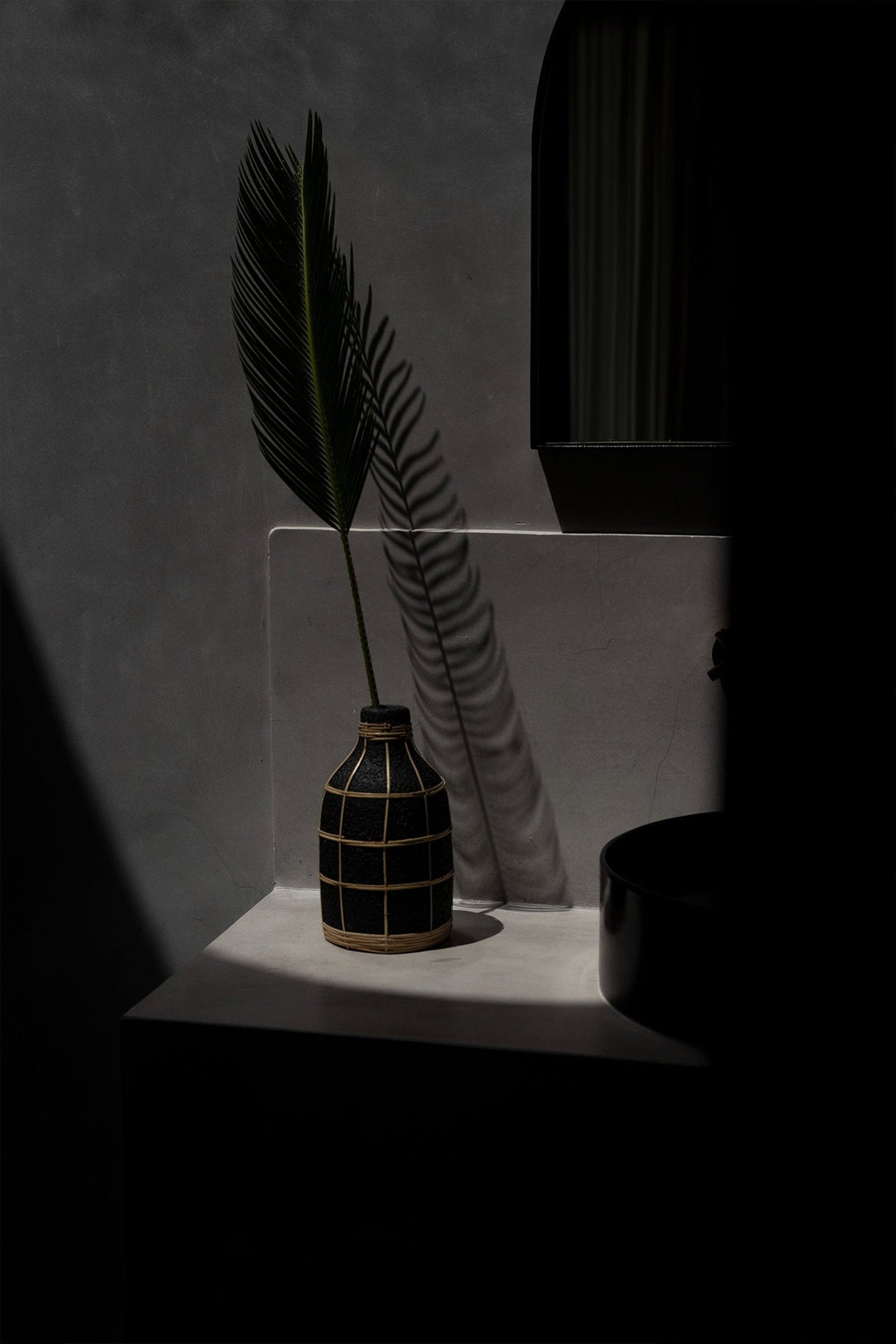 WHOOPY - Black Terracotta Vase