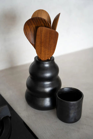 The Burned Vase - Black Terracotta