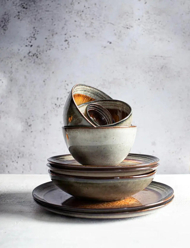 Large ceramic plates from the Comporta Collection, perfect for formal gatherings or family dinners