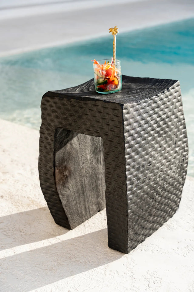 Recycled glass tumbler with fingerprint grip for a secure hold
